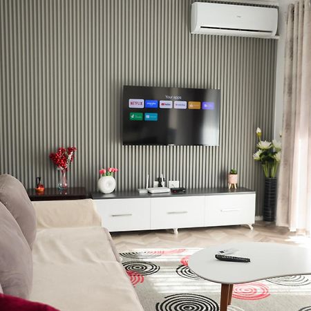 Family Apartment Тирана Экстерьер фото