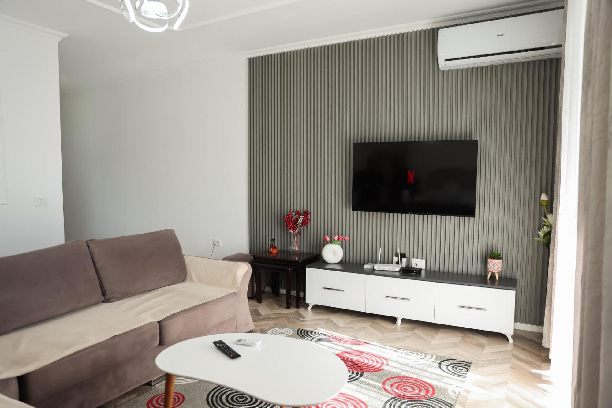 Family Apartment Тирана Экстерьер фото