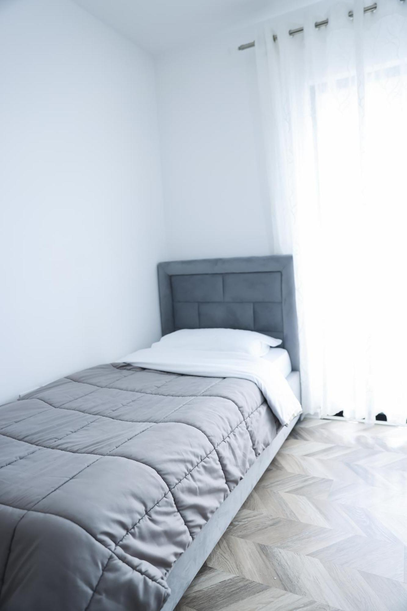 Family Apartment Тирана Экстерьер фото
