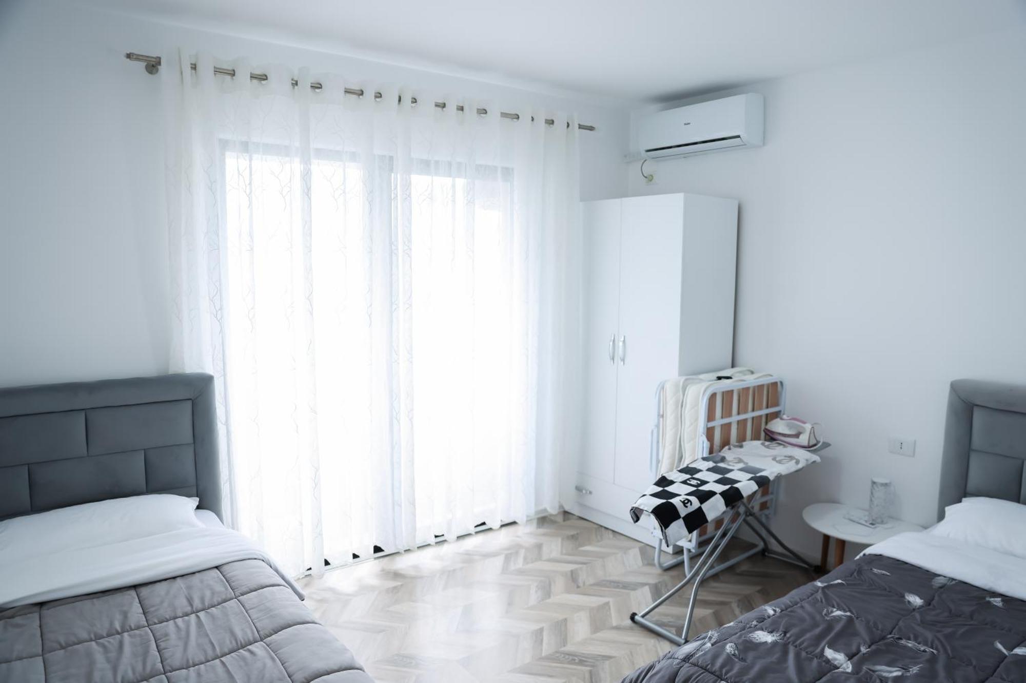 Family Apartment Тирана Экстерьер фото