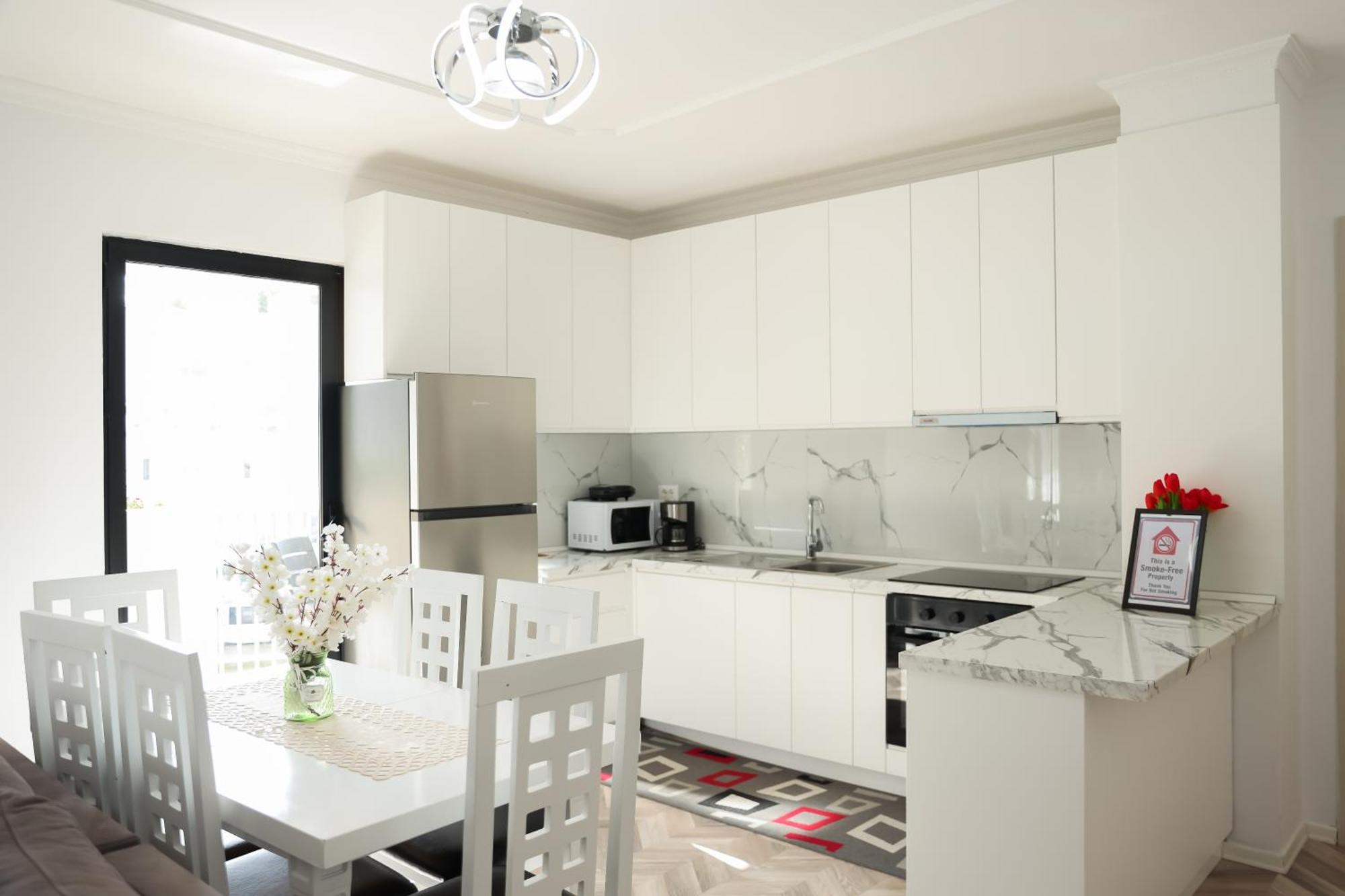 Family Apartment Тирана Экстерьер фото